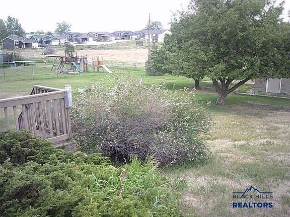 3rd image of 3430 Colvin St