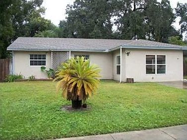 2nd image of 906 S Park Ct