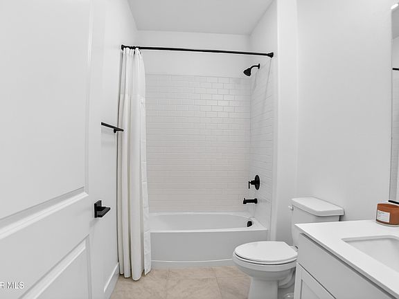 5th image of 3420 Christy Ave