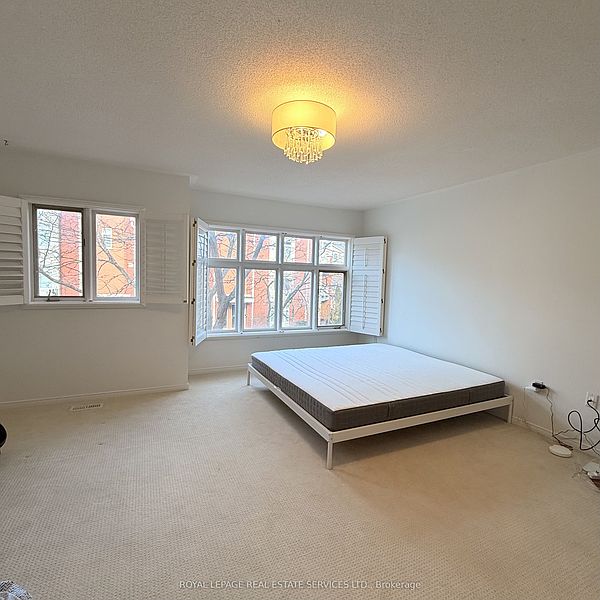 Oakville Townhouse for rent - 4 Bedrooms — photo 8