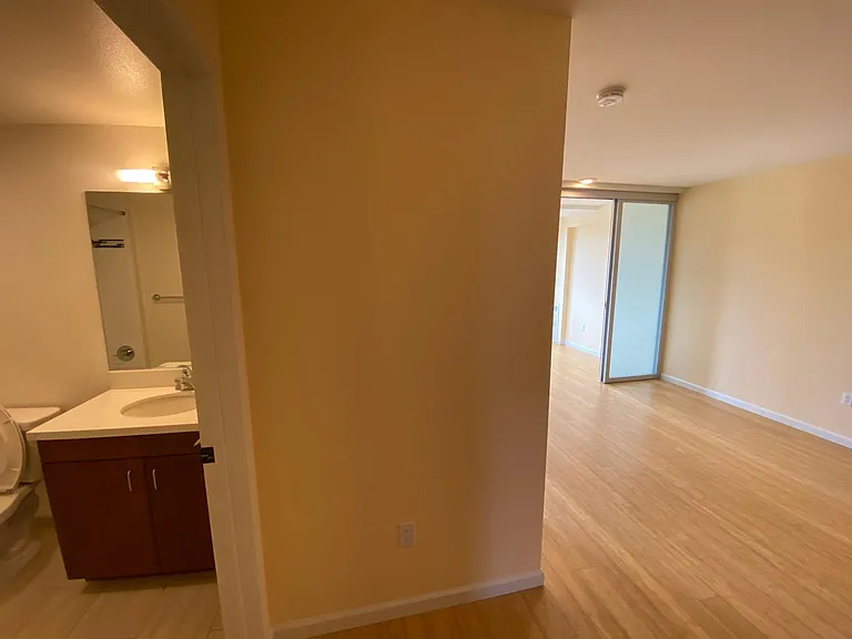 Addison Arts Apartments — Photo 73