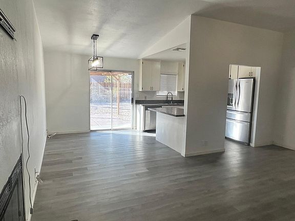 5th image of 6636 Mariposa Ave