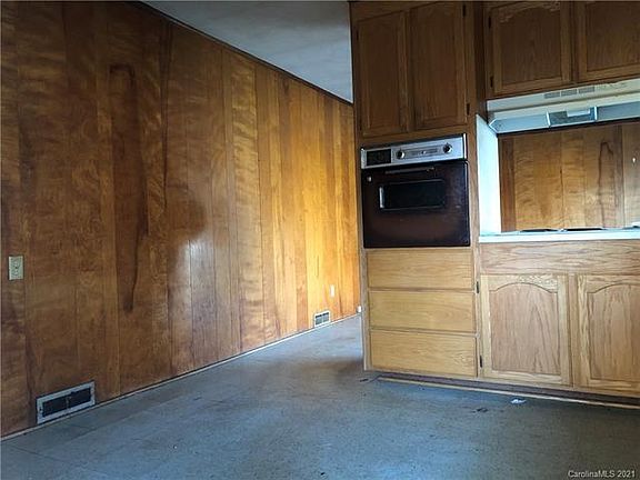 4th image of 9725 Pleasant View Ln