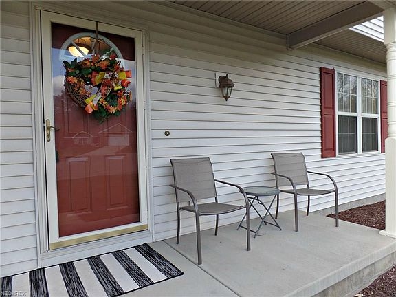 3rd image of 6764 Fox Crossing Ct