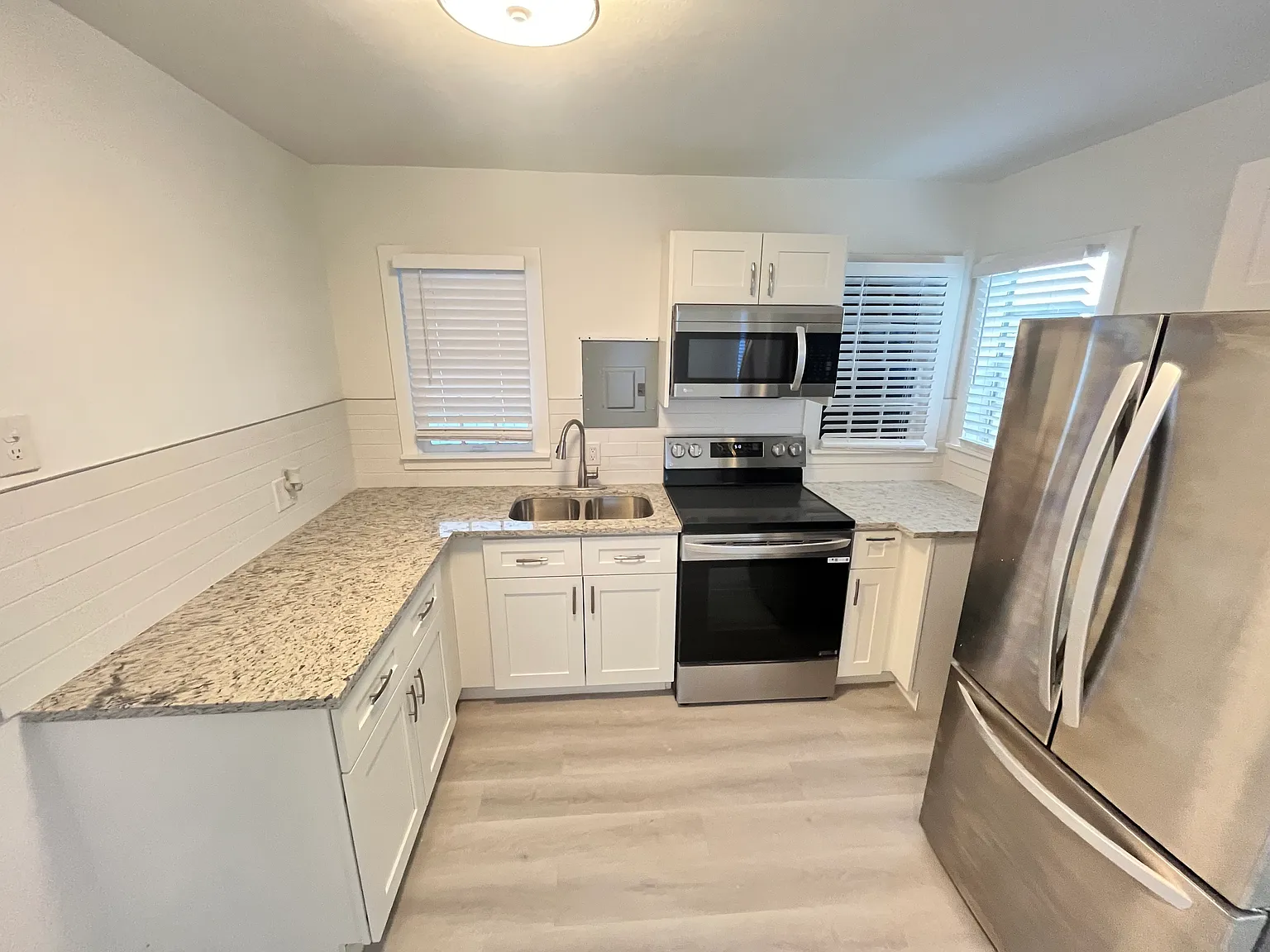 1 bed, $2,000 — Photo 2