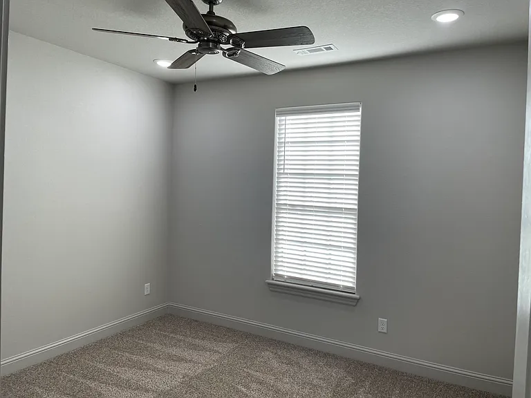 204 Vicks Cir — Photo 14