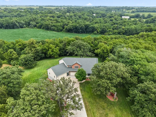 17652 J Ave, Perry, IA 50220
