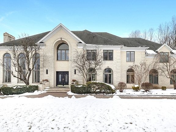 2nd image of 15 Quail Run