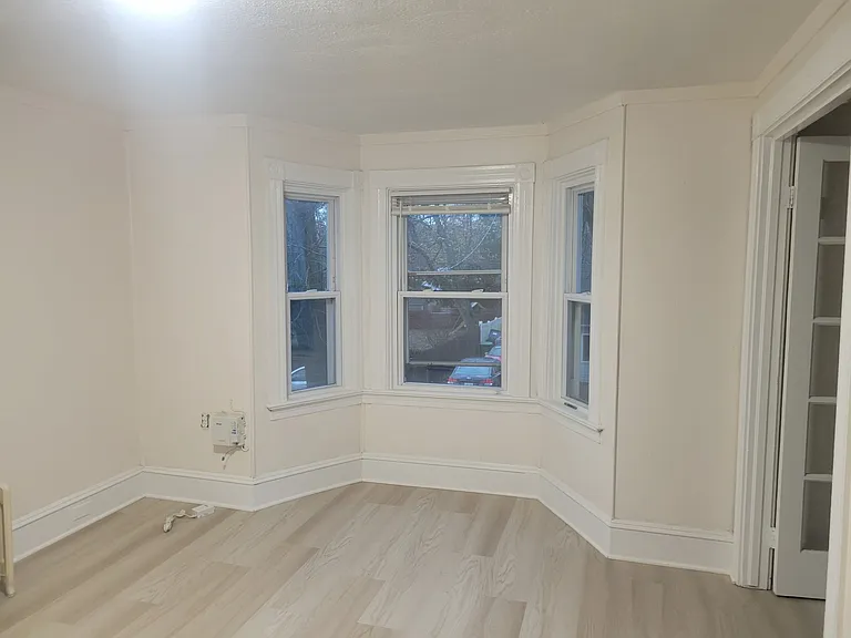 293 Grove Ave #2 — Photo 8