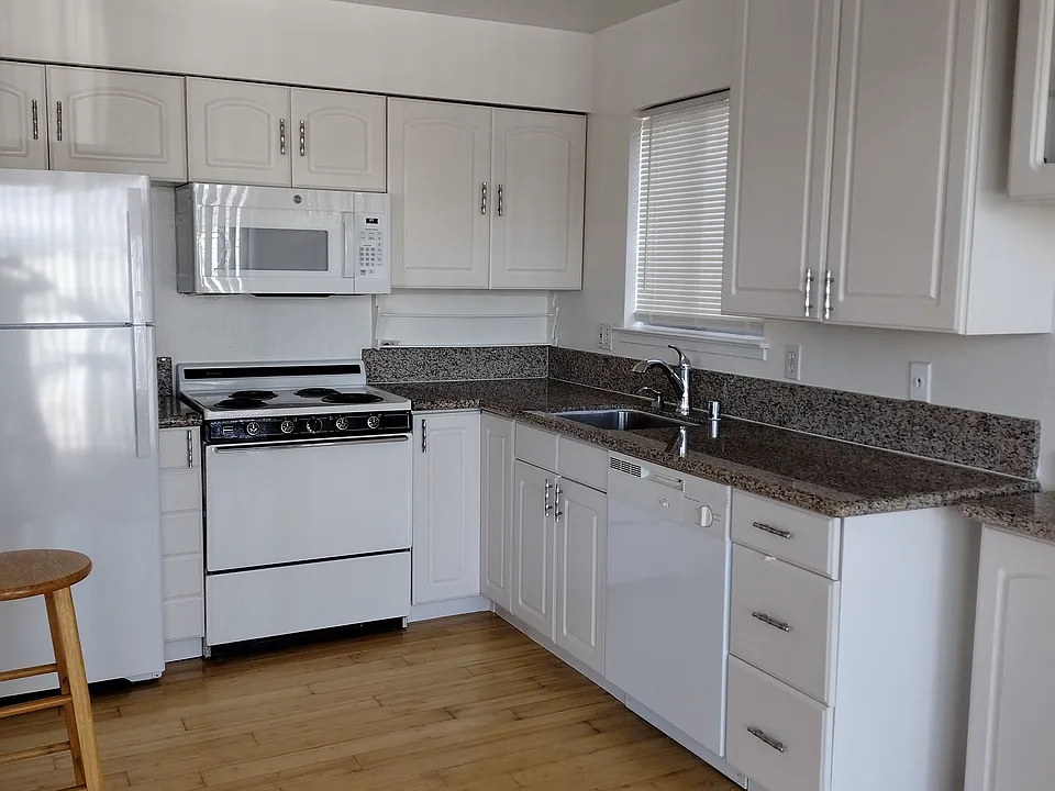 Kitchen suite