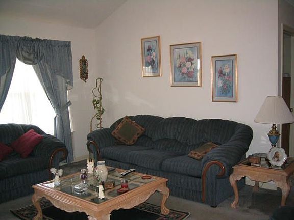 Great room, space for big screen TV