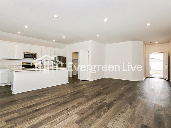 4th image of 127 Jasmine Ct