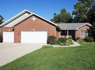 125 Taylor Lake Dr, Troy, IL 62294