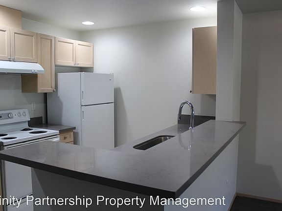 2nd image of 5901 Roosevelt Way NE #210