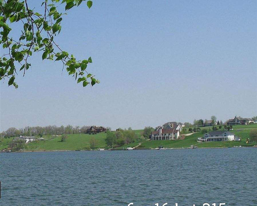 2nd image of 16-215 Stonehedge Dr