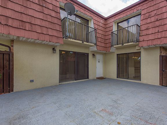 3rd image of 2554 SW 15th St