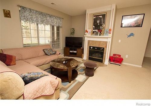 4th image of 5247 Twin Oaks Dr