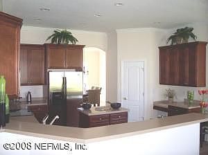 4th image of 2484 Country Club Blvd