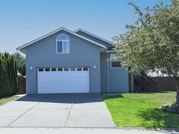 2nd image of 2133 Perth Pl