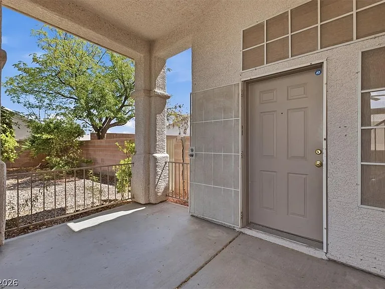 2681 Park Creek Ln — Photo 3
