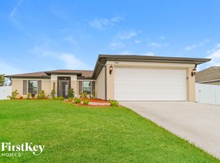 1806 NE 2nd Ave, Cape Coral, FL 33909