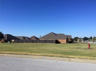10889 Stonecrop Ln, Prairie Grove, AR 72753