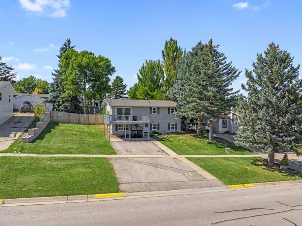 915 Jonas Blvd, Spearfish, SD 57783