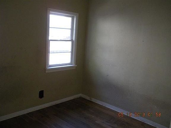 4th image of 1916 Lansing Ave