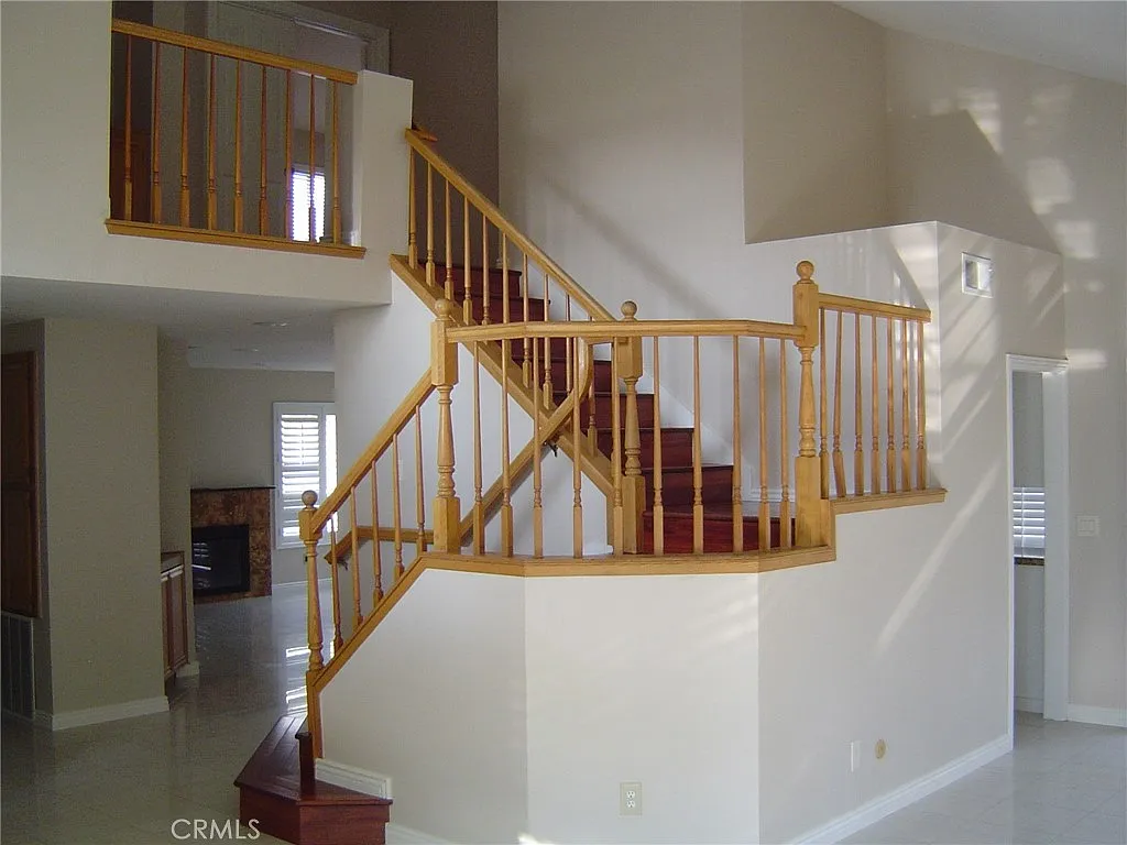 4 bed, 2323 sqft, $4,000 — Photo 4