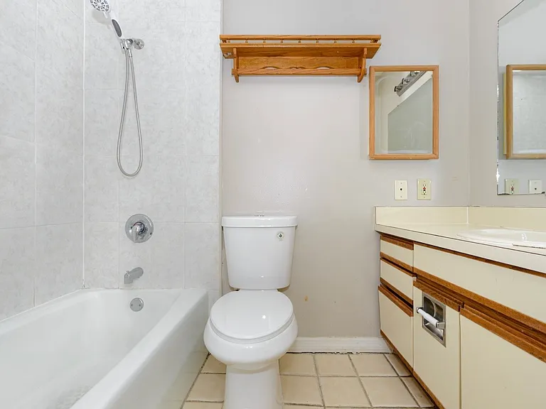1023 Spring Meadow Dr #1 — Photo 8
