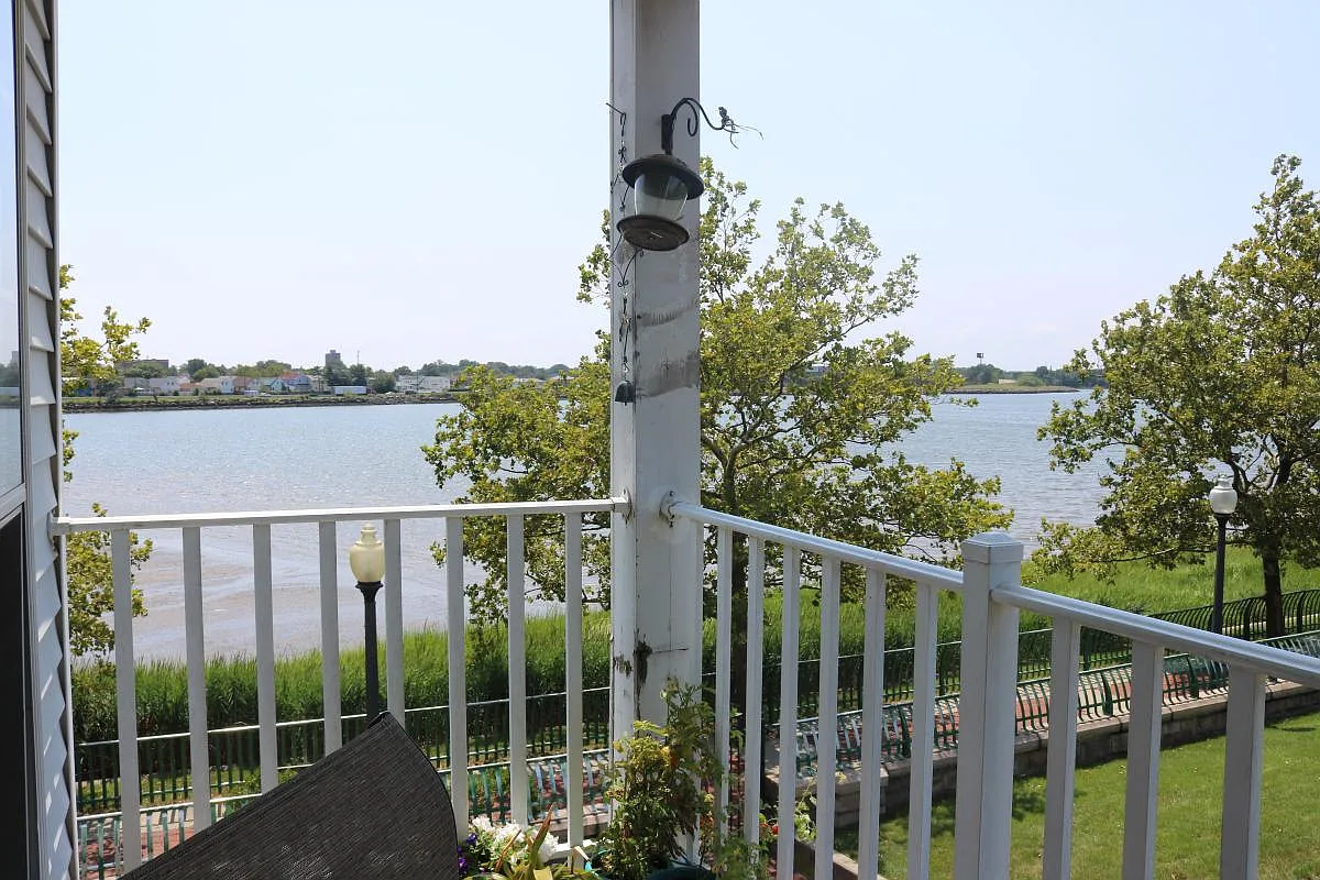 2 bed, 1159 sqft, $2,900 — Photo 3