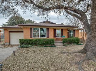 1013 E Alan Ave, Carrollton, TX 75006