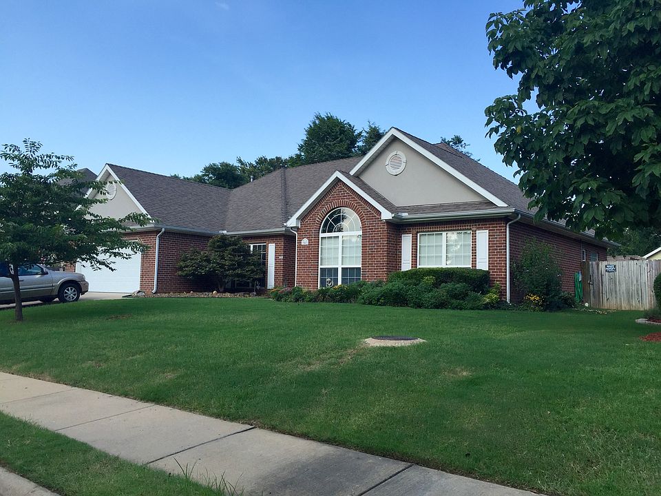 1st image of 903 N Mallard Ln