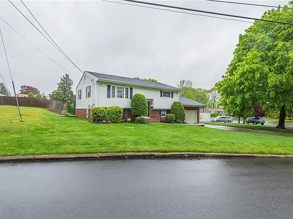 4th image of 215 Poplar Dr