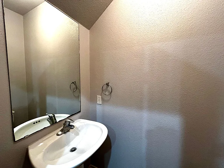 408 Nelray Blvd #B — Photo 9