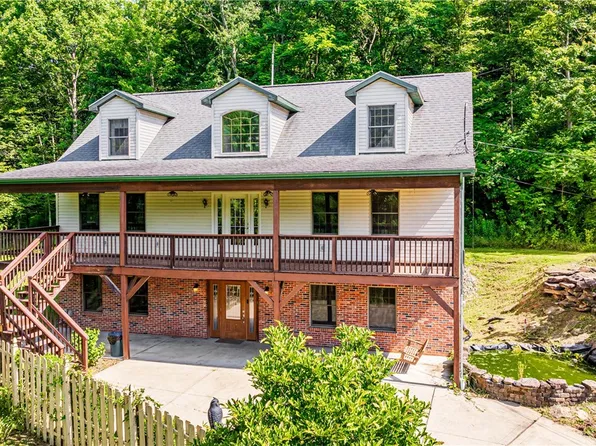 479 Bell Run Rd, Spraggs, PA 15362