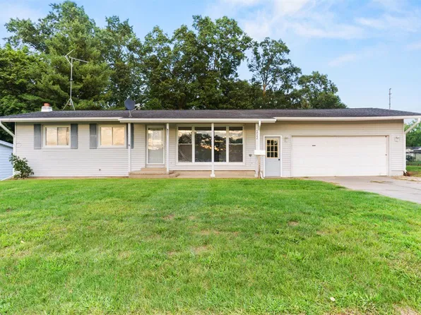 312 N Hillcrest St, Greenville, MI 48838