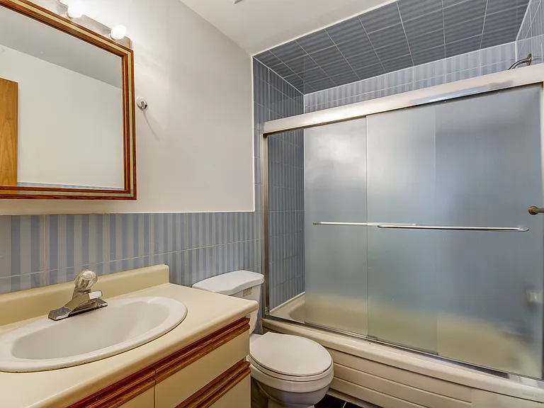 1033 Saint Clair Ave W #201 — Photo 5