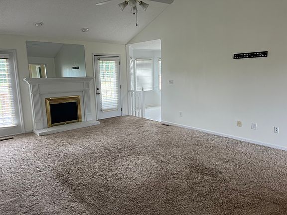 Spacious living room