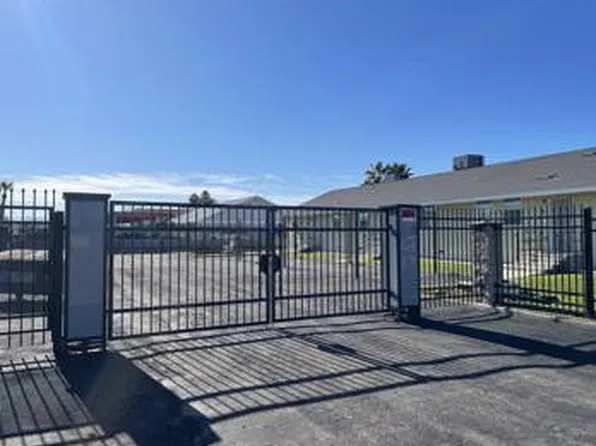 105 Lois Ln APT A, Bakersfield, CA 93307