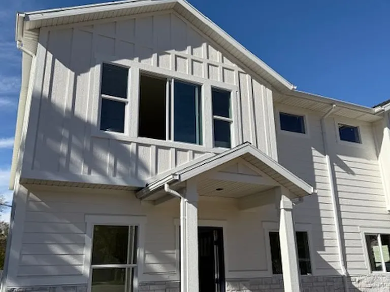 240 Dan St — Photo 4