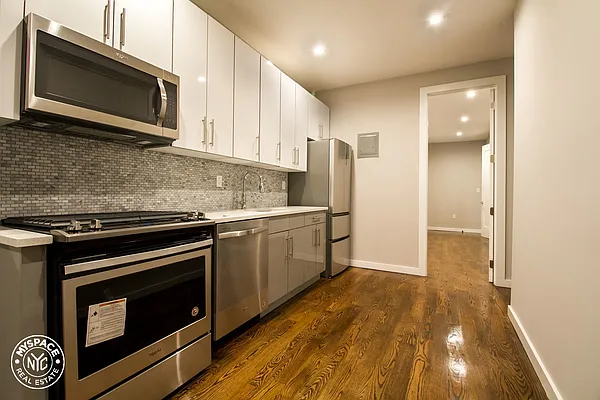 Rented by MySpaceNYC | media 17