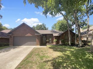 615 Sweet Gum Dr, Euless, TX 76039