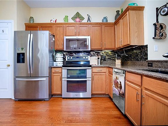2nd image of 2455 Earlswood Ct