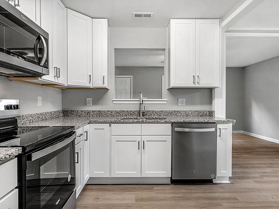 4th image of 2300 Miller Ave #2300