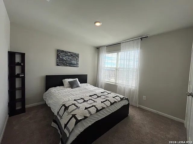 5 bed, 3.5 bath, 2662 sqft, $2,200 — Photo 3