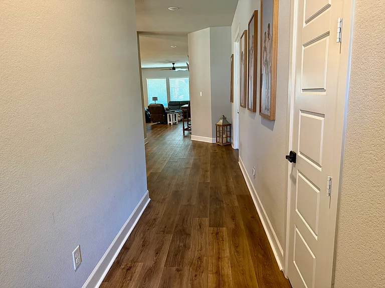 2413 Stella Ln — Photo 18