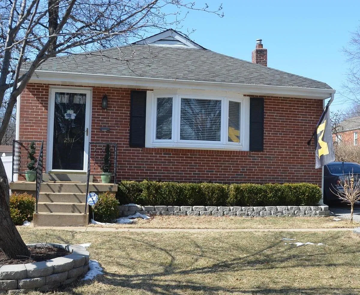 2311 Hill Avenue — Photo 1