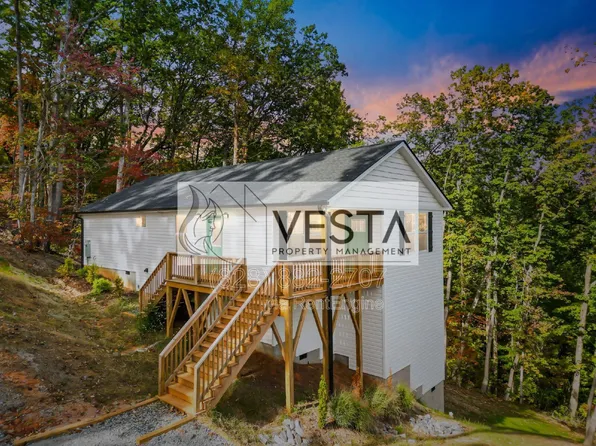 430 Hague Dr, Columbus, NC 28722