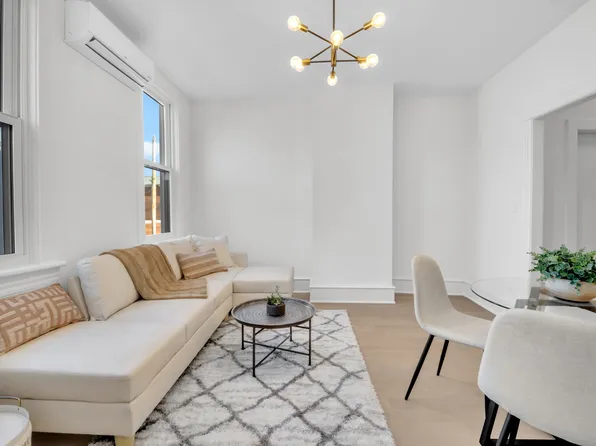 25-20 Newtown Avenue image 2 of 14